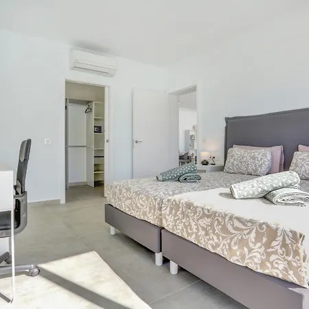 Βίλα Mariposas 4 *